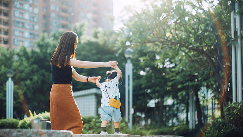 New Books Spotlight Xi’s Vision for Families & Gender Equality 🌸📚