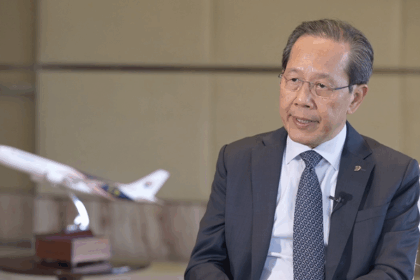 ✈️ Malaysia Airlines Eyes Chinese-Made Jets in Potential Aviation Shift 🌏 ✈️ Malaysia Airlines Eyes Chinese-Made Jets in Potential Aviation Shift 🌏 video poster