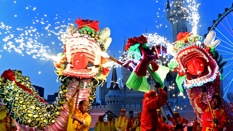 HXLY0E35YPTPLP284LP8 - 🌍NewspaperAmigo – Your Global News Buddy 🗞️ 🎉 Paper Dragons Light Up China’s National Day Celebrations 🐉
