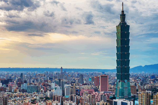 Taiwan Residents Flock to Mainland for Holiday Adventures 🎒✈️ Taiwan Residents Flock to Mainland for Holiday Adventures 🎒✈️