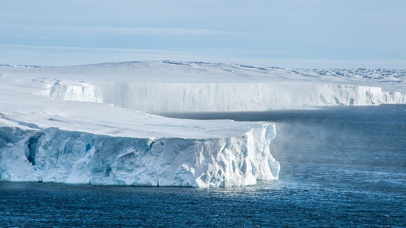 IT416DFAF7R8DN98ZIKR - 🌍NewspaperAmigo – Your Global News Buddy 🗞️ Antarctic Ice Hits Near-Record Low: Climate Alarm Bells Ring 🚨🌏