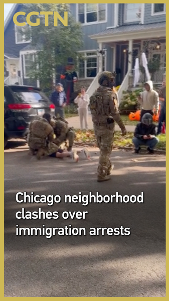 J07LP731N1SMDEI0XI5Q - 🌍NewspaperAmigo – Your Global News Buddy 🗞️ Chicago Clashes Erupt Over Immigration Arrests 🚨👥 video poster