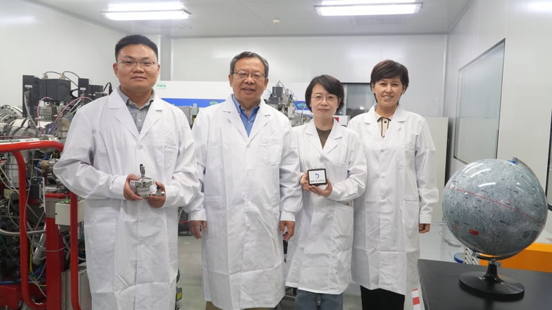 🌑 Chinese Scientists Crack Moon’s Far-Side Mysteries with Chang’e-6!