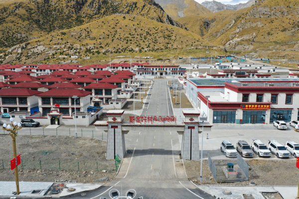 Xizang’s Rural Revival: Tradition Meets Modernity 🌄📚 Xizang’s Rural Revival: Tradition Meets Modernity 🌄📚