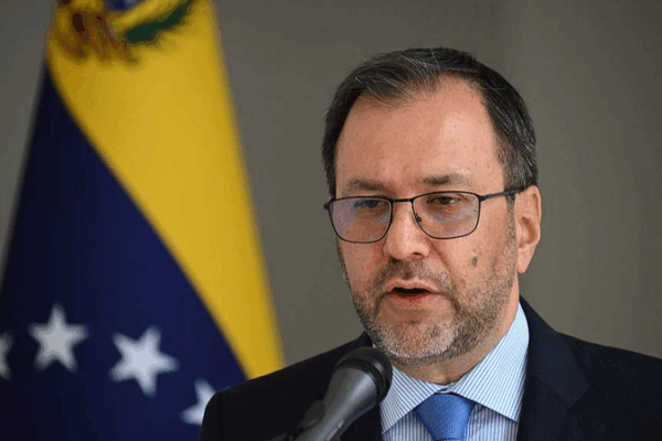 Venezuela Slams US Military Flight Near Coast 🚨✈️ Venezuela Slams US Military Flight Near Coast 🚨✈️
