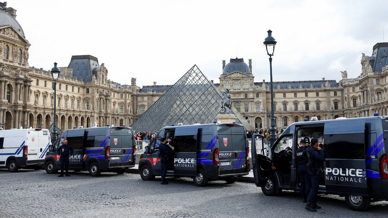 LR4EIZG2H33WOREN4R61 - 🌍NewspaperAmigo – Your Global News Buddy 🗞️ Louvre Heist Update: Five Arrested as Hunt for $102M Jewels Intensifies 🔍💎