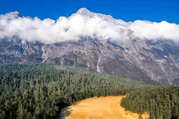 Yulong Snow Mountain: China’s Majestic Natural Wonder 🌄❄️ Yulong Snow Mountain: China’s Majestic Natural Wonder 🌄❄️ video poster