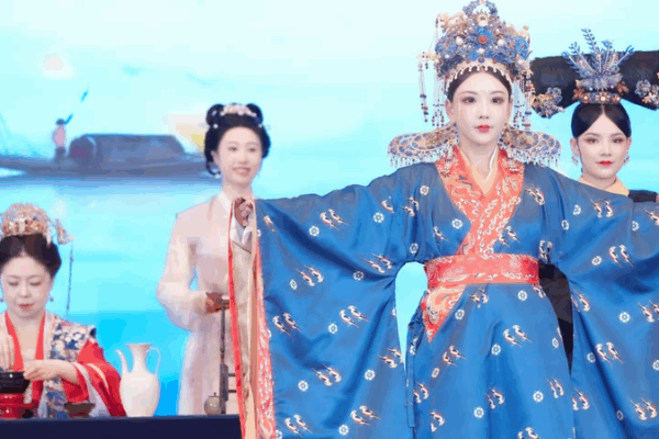 🍵 Tea Art Brews New Career Paths in China’s Vocational Boom!