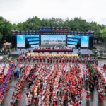 MUDMGMLS13S72TM3CF0P - 🌍NewspaperAmigo – Your Global News Buddy 🗞️ Jingpo Culture Shines at Munao Zongge Fest 🎉 video poster
