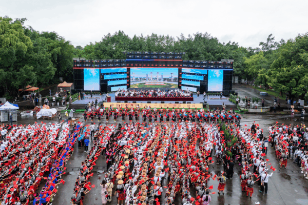 Jingpo Culture Shines at Munao Zongge Fest 🎉 Jingpo Culture Shines at Munao Zongge Fest 🎉 video poster