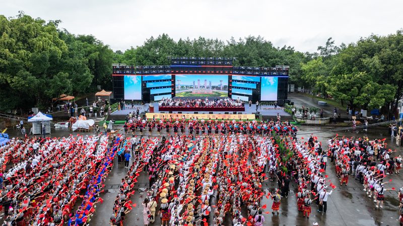MUDMGMLS13S72TM3CF0P - 🌍NewspaperAmigo – Your Global News Buddy 🗞️ Jingpo Culture Shines at Munao Zongge Fest 🎉 video poster