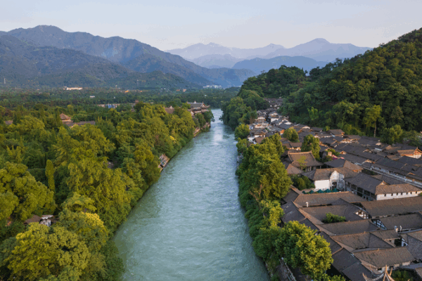 Discover Dujiangyan’s Ancient ‘Bottle Mouth’ Engineering Marvel 🌊✨ Discover Dujiangyan’s Ancient ‘Bottle Mouth’ Engineering Marvel 🌊✨ video poster