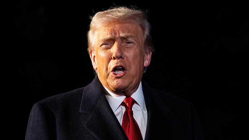 OL3THA6IUILS2U9YVEYW - 🌍NewspaperAmigo – Your Global News Buddy 🗞️ Trump Threatens 10% Tariff Hike on Canada Over TV Ad Spat 🚨🇺🇸🇨🇦