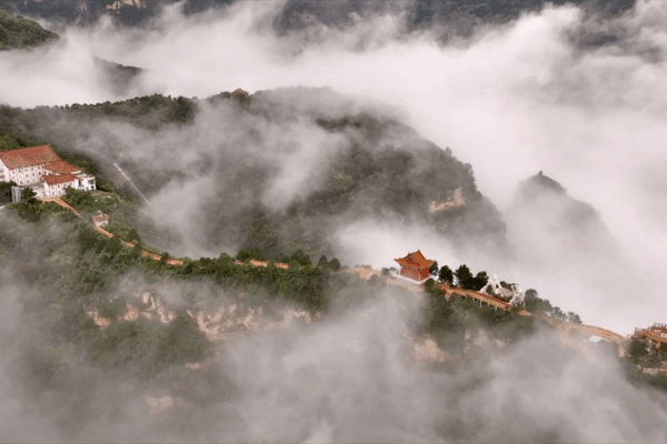Nature’s Magic: Stunning Sea of Clouds Dazzles Northern China 🌄✨ Nature’s Magic: Stunning Sea of Clouds Dazzles Northern China 🌄✨ video poster