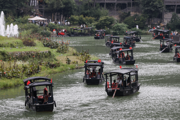 🌿 Wujiang Village Becomes ‘Slow Life’ Hotspot for Holiday Travelers
