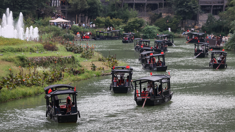 🌿 Wujiang Village Becomes ‘Slow Life’ Hotspot for Holiday Travelers