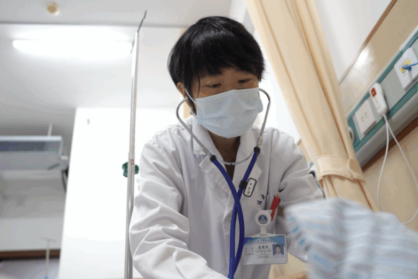 Heartbeat Heroes: Chinese Doctor Powers Liberia’s First Cardiac Unit 💓👩⚕️🌍 Heartbeat Heroes: Chinese Doctor Powers Liberia’s First Cardiac Unit 💓👩⚕️🌍