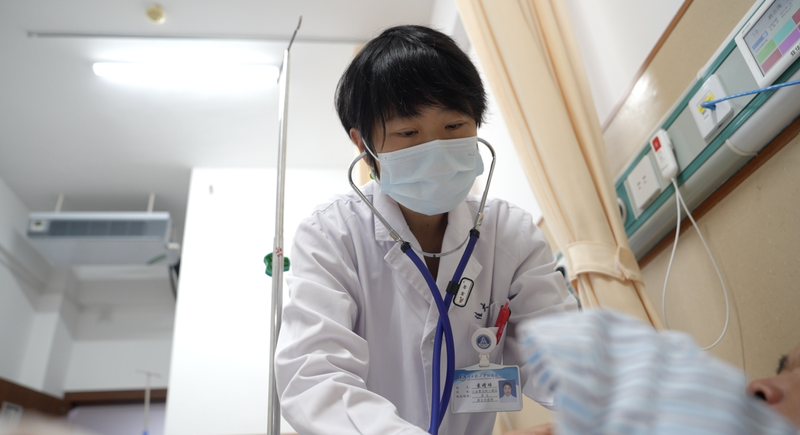 Heartbeat Heroes: Chinese Doctor Powers Liberia’s First Cardiac Unit 💓👩⚕️🌍