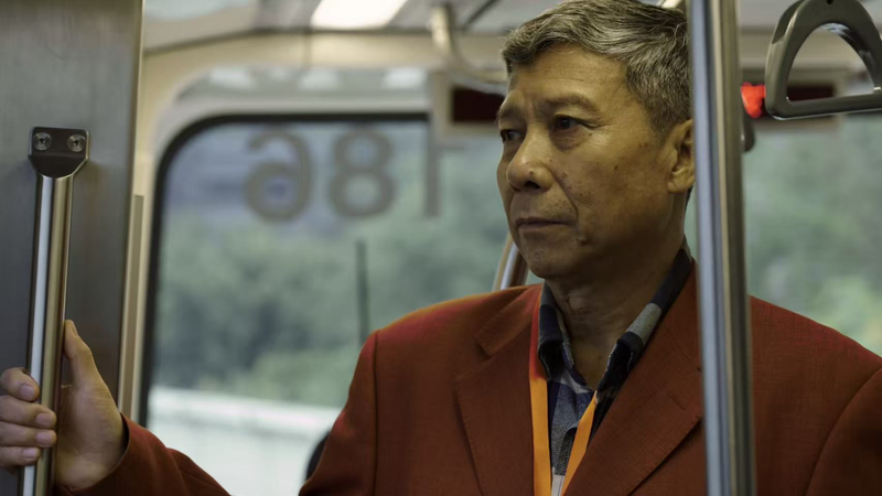 QS9IZLZL5AHKZNANW84T - 🌍NewspaperAmigo – Your Global News Buddy 🗞️ Reuniting Families Across the Taiwan Strait: Tian Qichang’s Journey 🌉❤️ video poster