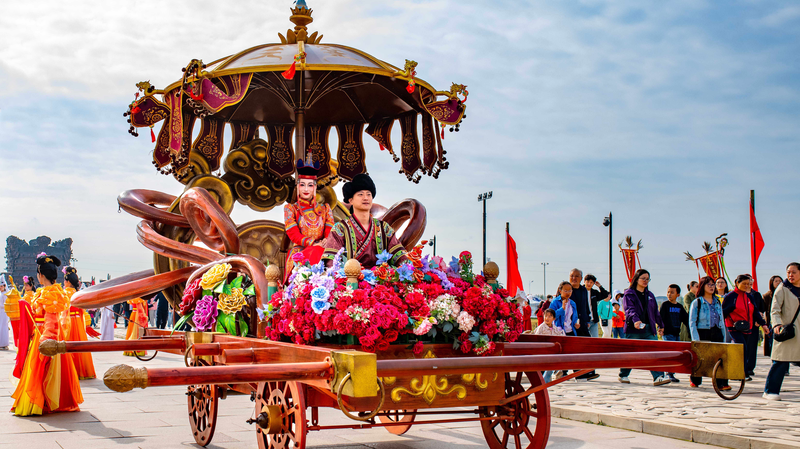 🎪 Inner Mongolia Lights Up Holidays with Culture & Tradition!