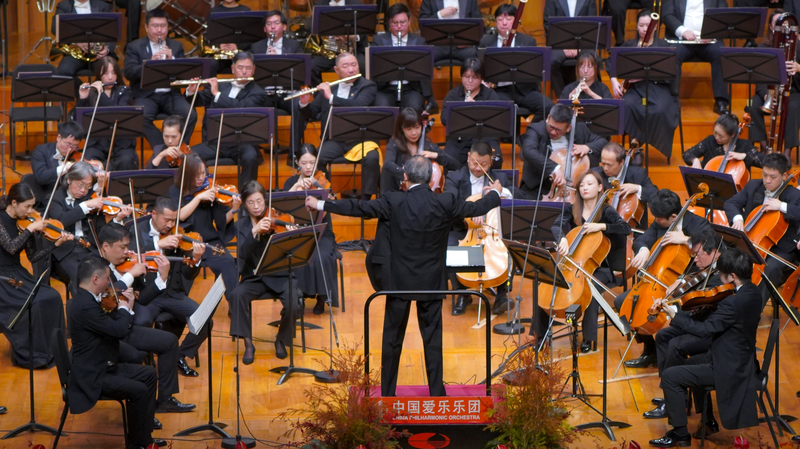 S0BJL7YWJBAPY2XWKQRO - 🌍NewspaperAmigo – Your Global News Buddy 🗞️ 🎶 Global Stars Shine at Beijing Music Festival Opening Night 🌟