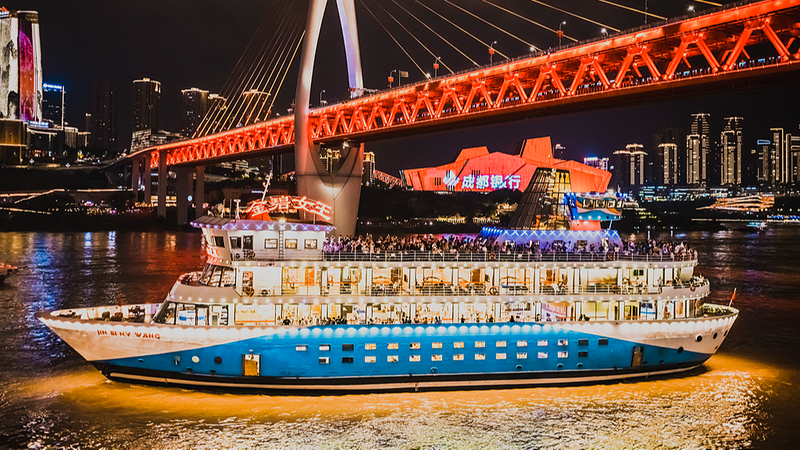 SJRP3MVO1MPSXUIWSCAA - 🌍NewspaperAmigo – Your Global News Buddy 🗞️ China's 'Super Golden Week' Sparks Nationwide Shopping & Culture Boom 🛍️🎉