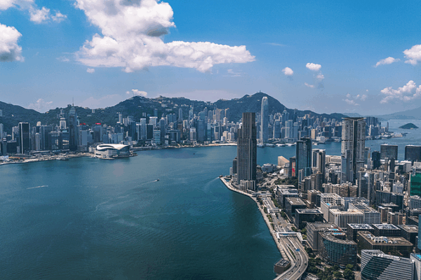 Hong Kong Holds Strong as Global Finance Hub 🏙️💹 Hong Kong Holds Strong as Global Finance Hub 🏙️💹