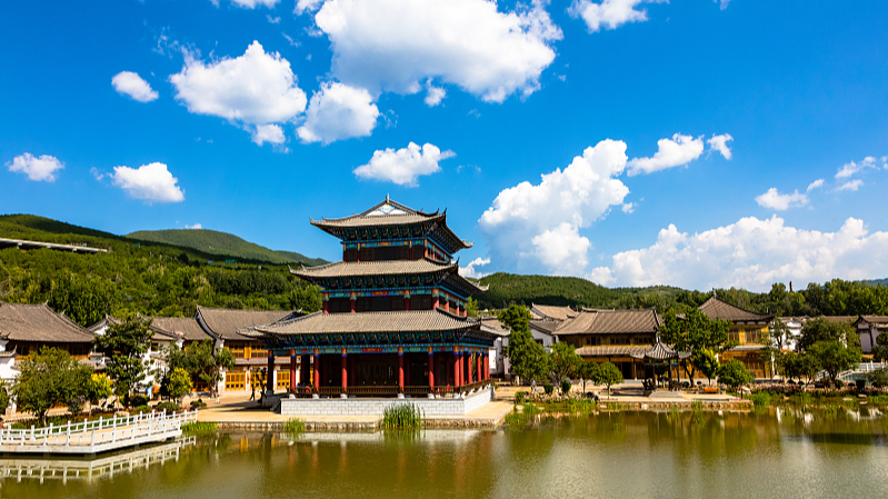 UQ7OSRERKRY4RDWAJAYY - 🌍NewspaperAmigo – Your Global News Buddy 🗞️ Discover Jianchuan: Where Wood Carving Meets Timeless Art 🌳🎨 video poster