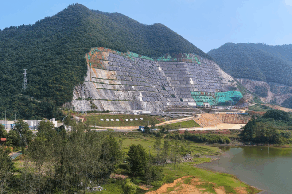 Chinaโs Green Shift: Climate-Adaptive Industries on the Rise ๐ฑ๐ก Chinaโs Green Shift: Climate-Adaptive Industries on the Rise ๐ฑ๐ก