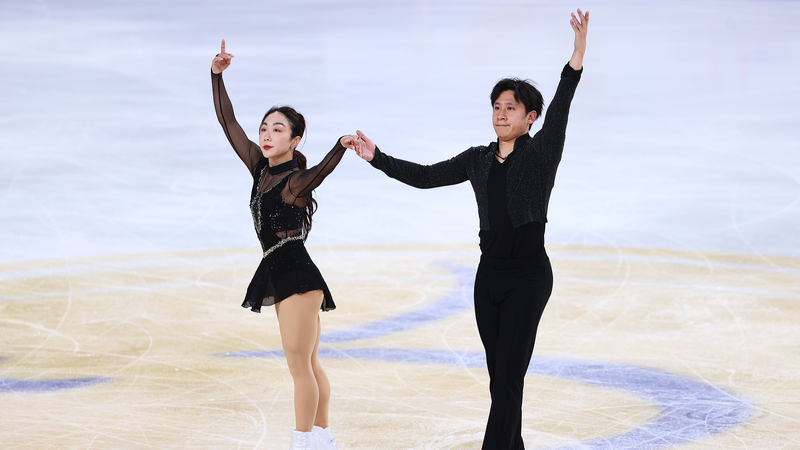 WEYU3P813SM75DM2OTI5 - 🌍NewspaperAmigo – Your Global News Buddy 🗞️ Sui & Han Sparkle in Comeback at Cup of China 🎉⛸️