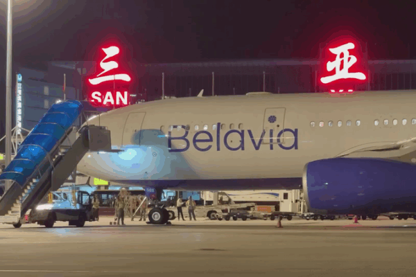 Hainan Soars: New Flight Routes Boost Global Ties 🌏✈️ video poster