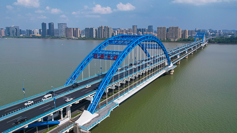 Hangzhou’s Fuxing Bridge: Where Modern Design Meets Riverside Serenity 🌉✨ Hangzhou’s Fuxing Bridge: Where Modern Design Meets Riverside Serenity 🌉✨ video poster