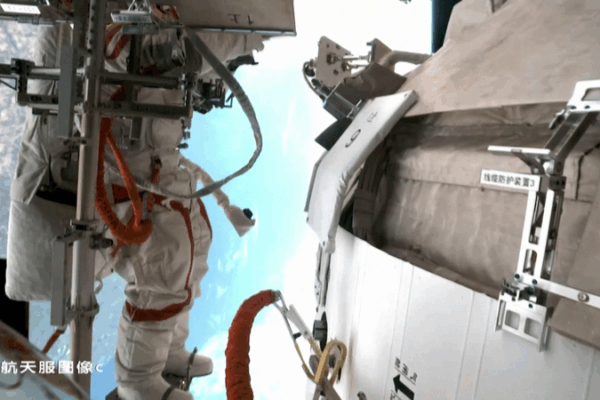 China’s Shenzhou-20 Crew Breaks Space Stay Record 🚀