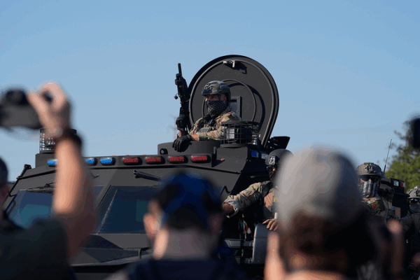 Chicago Clash & Portland Protest: Tensions Rise as Judge Blocks Troops 🚨🇺🇸 Chicago Clash & Portland Protest: Tensions Rise as Judge Blocks Troops 🚨🇺🇸