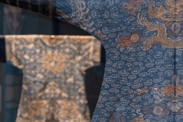 Silk & Sisterhood: How Textiles Weave Women’s Stories Across Time 🧵✨ Silk & Sisterhood: How Textiles Weave Women’s Stories Across Time 🧵✨