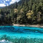YGDTR4ISW0IR8LOWDDM0 - 🌍NewspaperAmigo – Your Global News Buddy 🗞️ Jiuzhaigou’s Five-Color Lake: Nature’s Rainbow in SW China 🌈🏞️ video poster