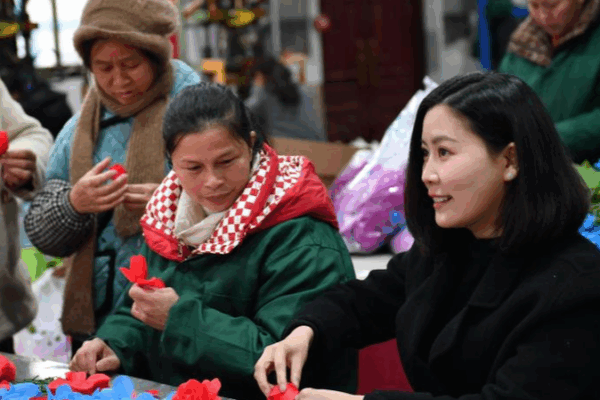 From Tragedy to Triumph: Yang Shuting’s Blooming Empire 🌸💼 From Tragedy to Triumph: Yang Shuting’s Blooming Empire 🌸💼