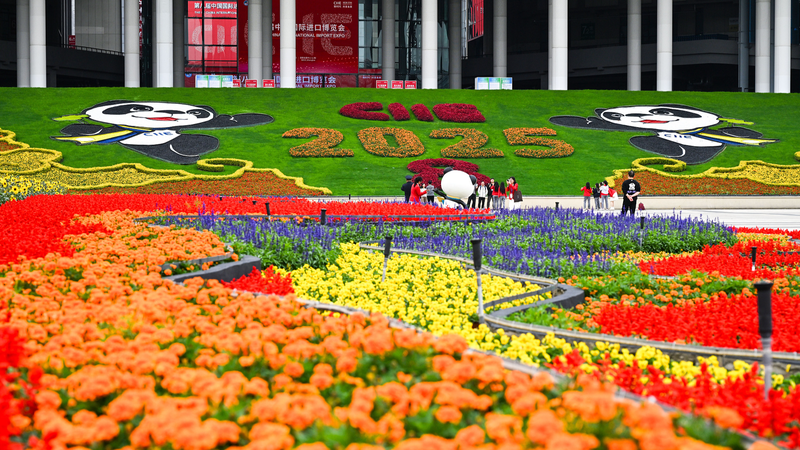 China Defies Global Trend, Boosts Openness in 2024 🌏📈