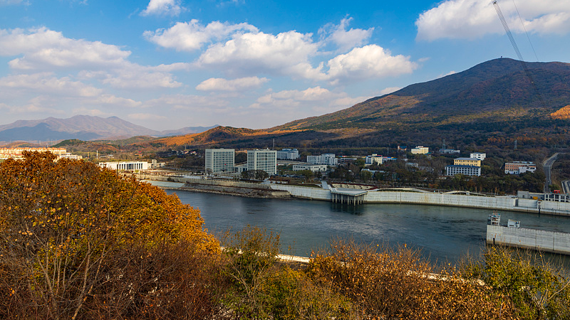 China Opens Key Sectors to Private Investors 🚀💼