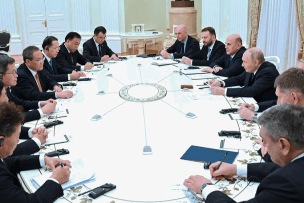 China & Russia Boost Ties in High-Stakes Talks 🌏🤝