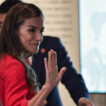 69DAD1GTDGKAUGCIVNXA - 🌍NewspaperAmigo – Your Global News Buddy 🗞️ East Meets West: Poetry Unites Cultures in Chengdu 🌸📜