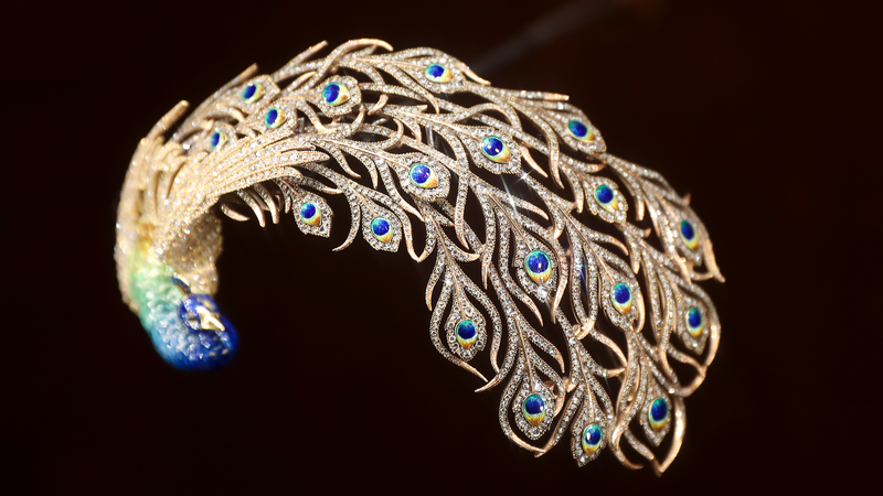 Historic Treasures Shine at CIIE: A Glimpse into Glittering Past ✨