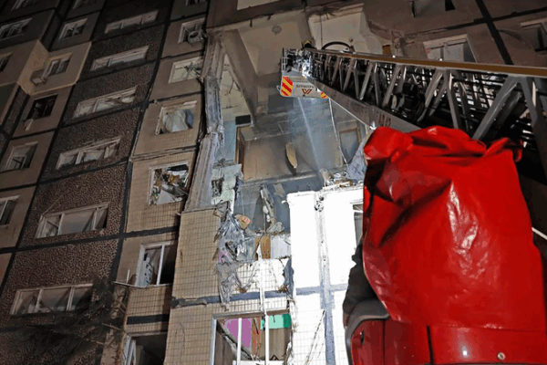 Russia Launches Massive Strikes on Ukraine: Hypersonic Missiles & Drones in Overnight Assault 🚀💥