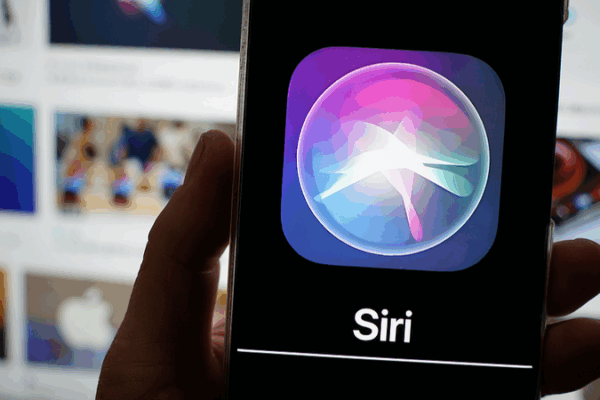 Apple Teams Up with Google to Supercharge Siri Using Gemini AI 🍏🤖