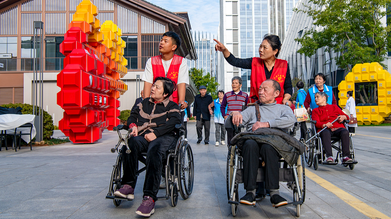 Xi Urges Volunteer Spirit to Fuel China's Rejuvenation Drive 🌟