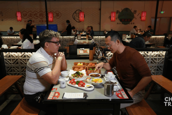 Hainan’s ‘Old Dad Tea’ Brews Economic Buzz in 2025 🌊☕