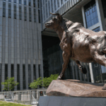 G07EVS7DO16N2XM7FN0F - 🌍NewspaperAmigo – Your Global News Buddy 🗞️ Foreign Investors Double Down on China's Tech Boom 🚀