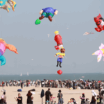 G2XWV24O00STE7WLYVB5 - 🌍NewspaperAmigo – Your Global News Buddy 🗞️ Cross-Strait Kite Festival Lights Up Xiamen Beach 🪁✨