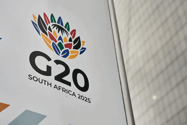 🇨🇳✈️ Chinese Premier Li Qiang Lands in South Africa for Historic G20 Summit 🌍🤝