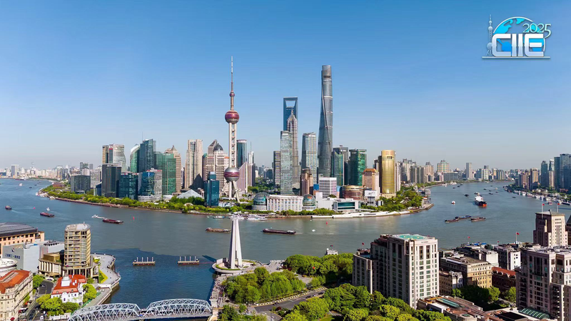 Shanghai's Lujiazui: Where Finance Meets Futuristic Skyline 🌆💸 video poster